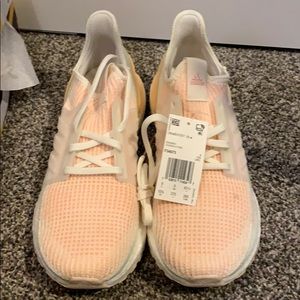 Ultra boost 19 w running shoes adidas NWT box 10.5